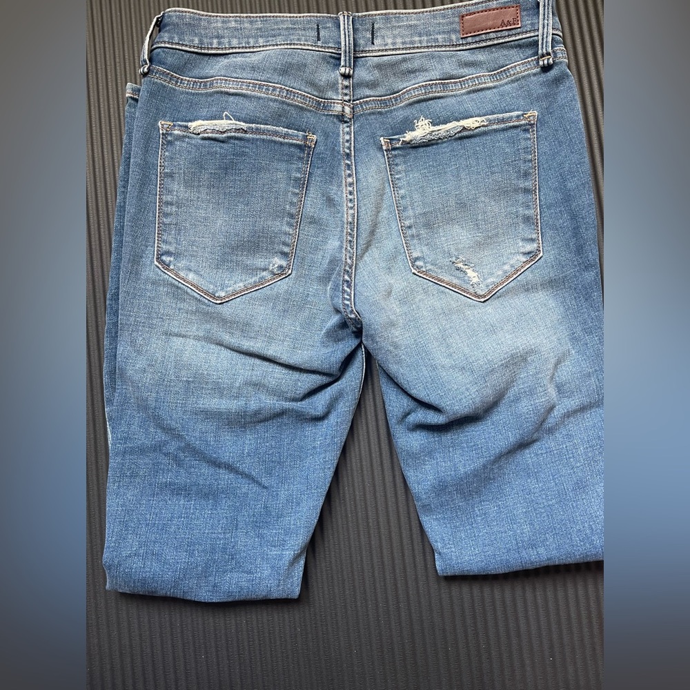 Abercrombie & Fitch Mid Rise Skinny Jeans Women’s Size 6 New Without Tags - Picture 2 of 3